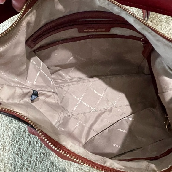 Michael Kors deep red shoulder bag EC - Picture 9 of 13